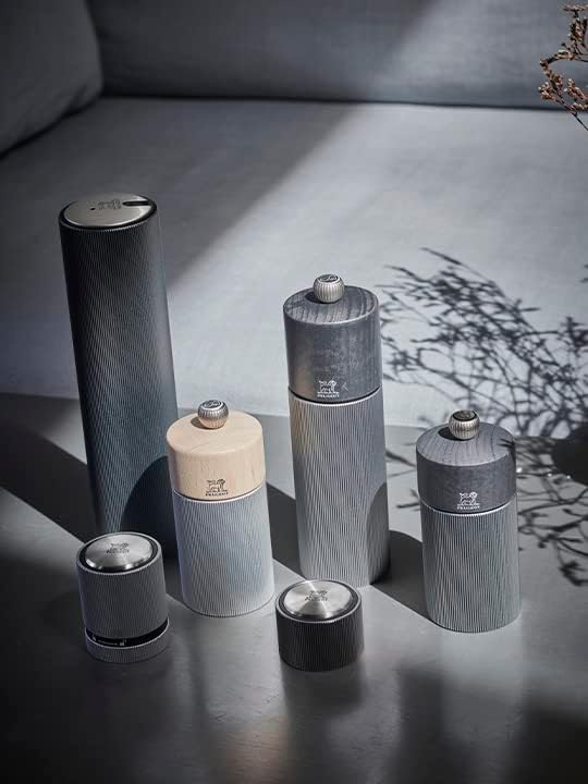 PEUGEOT-Line Pepper Mill - Classic Grind Adjustment -Aluminum and PEFC Certified Wood - Made in France- Carbon Color. 18 cm-7"