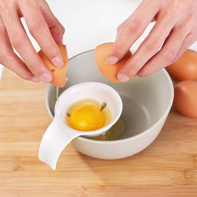 1 Pc Egg Yolk Separator,Egg Separator for Raw Eggs,Egg Yolk Separator Strainer for Baking Cakes,Plastic Egg Separator Egg Yolk White Filter,Cooking Egg Separators Specialty Tools（White）