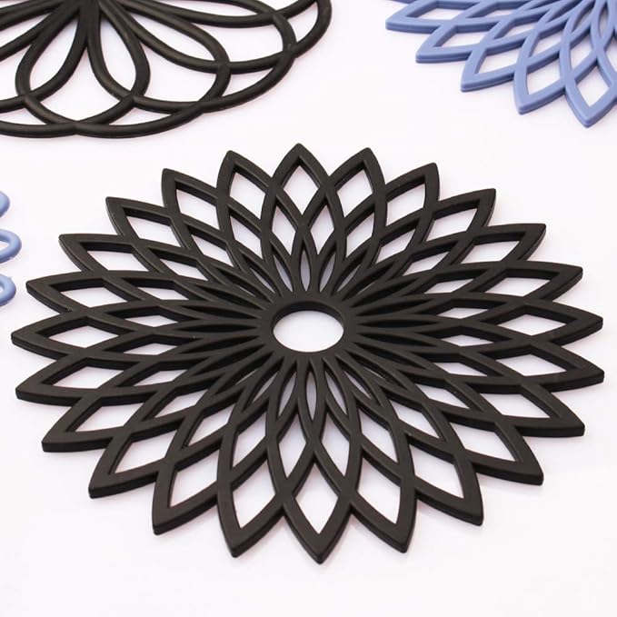 ME.FAN Silicone Trivet Mat - Kitchen Hot Pads for Pots & Dish - Insulated Teapot Trivet - Flexible, Durable, Non-Slip Large Coasters 3 Set Black