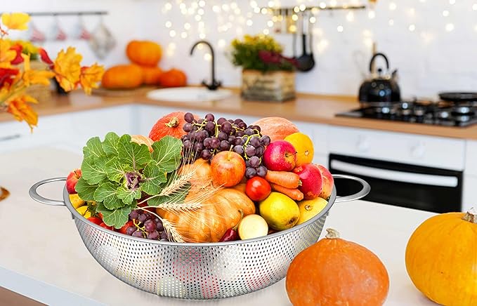 TeamFar Stainless Steel Colander, 5QT Micro-Perforated Metal Colander Food Strainer with Handles, for Draining Washing Rinsing Steaming, Non Toxic & Dishwasher Safe, Solid Construction & 3 Stable Feet
