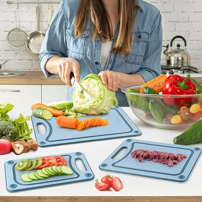 Finorder Set of 3 Sizes Cutting Board, Blue Double Side Non Slip Cutting Boards with Easy Grip Handle and Juice Grooves, BPA-Free Dishwasher Safe Reversible Chopping Board for Veggies Chopping Meat